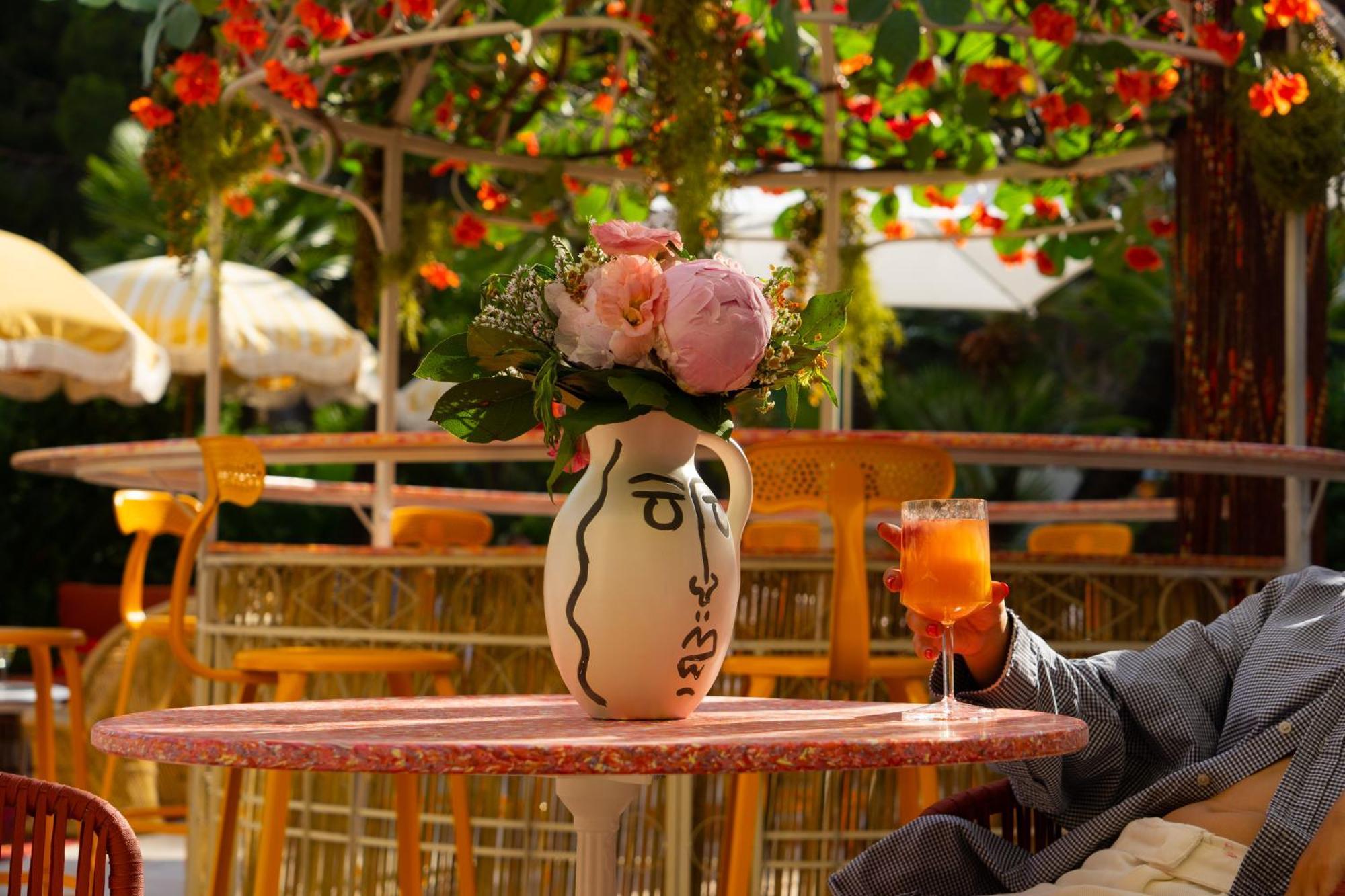 Hotel Juana Luaran gambar